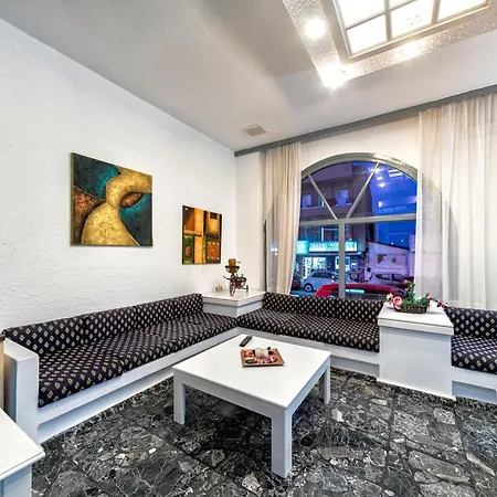 Hotel Iro 2*