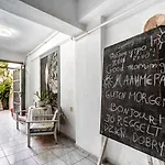 Iro Hotel 2*