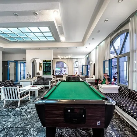 Hotel Iro 2*