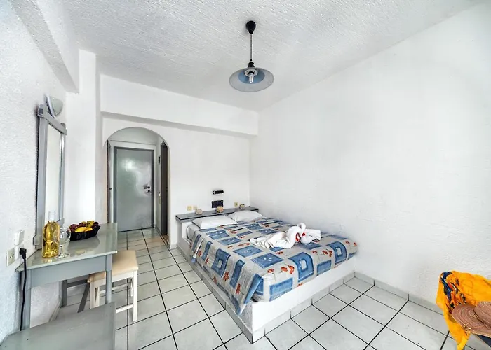 Iro Hersonissos (Crete)